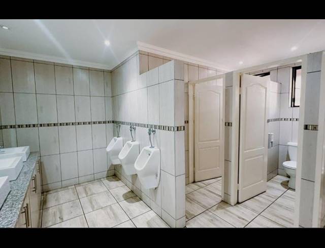 BUSINESS PROPERTY TO RENT IN BEDFORD GARDENS